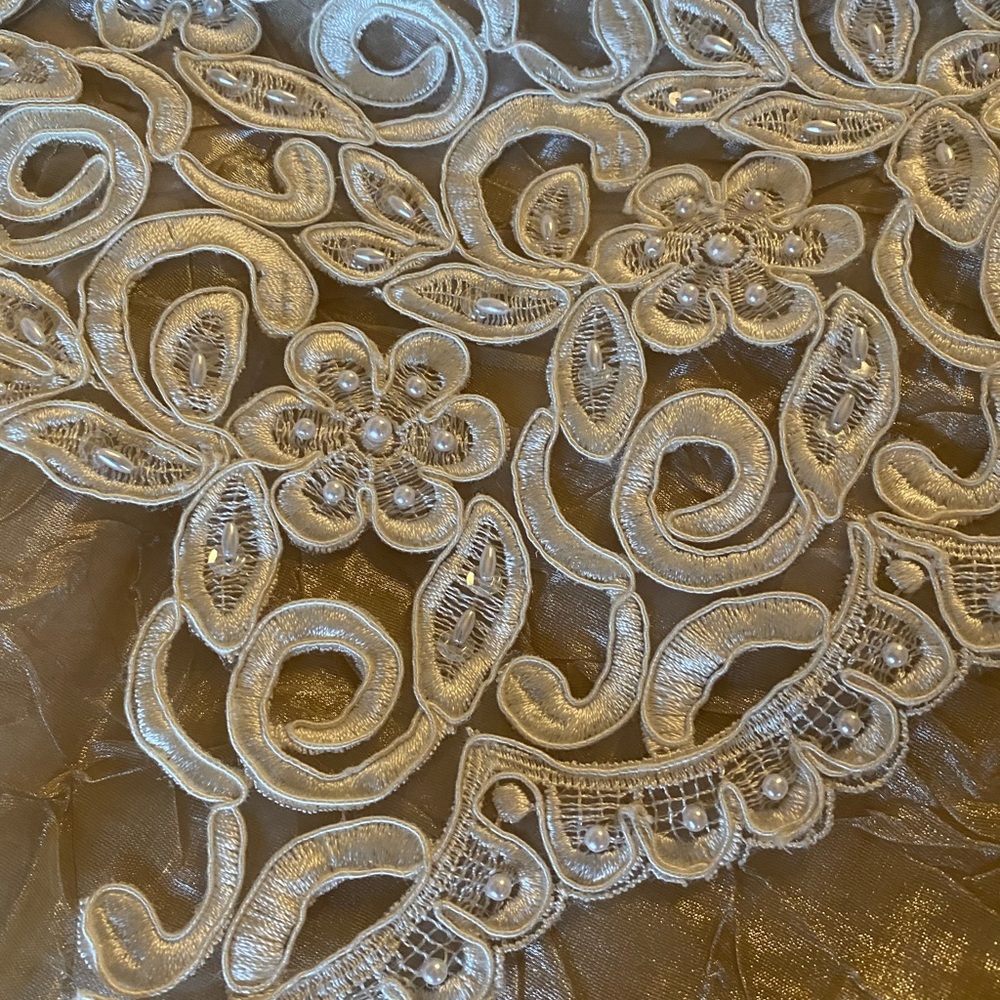 Wedding Lace - Picture 2 of 4